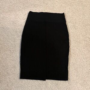 Hybrid & Company Classic Black Pencil Skirt